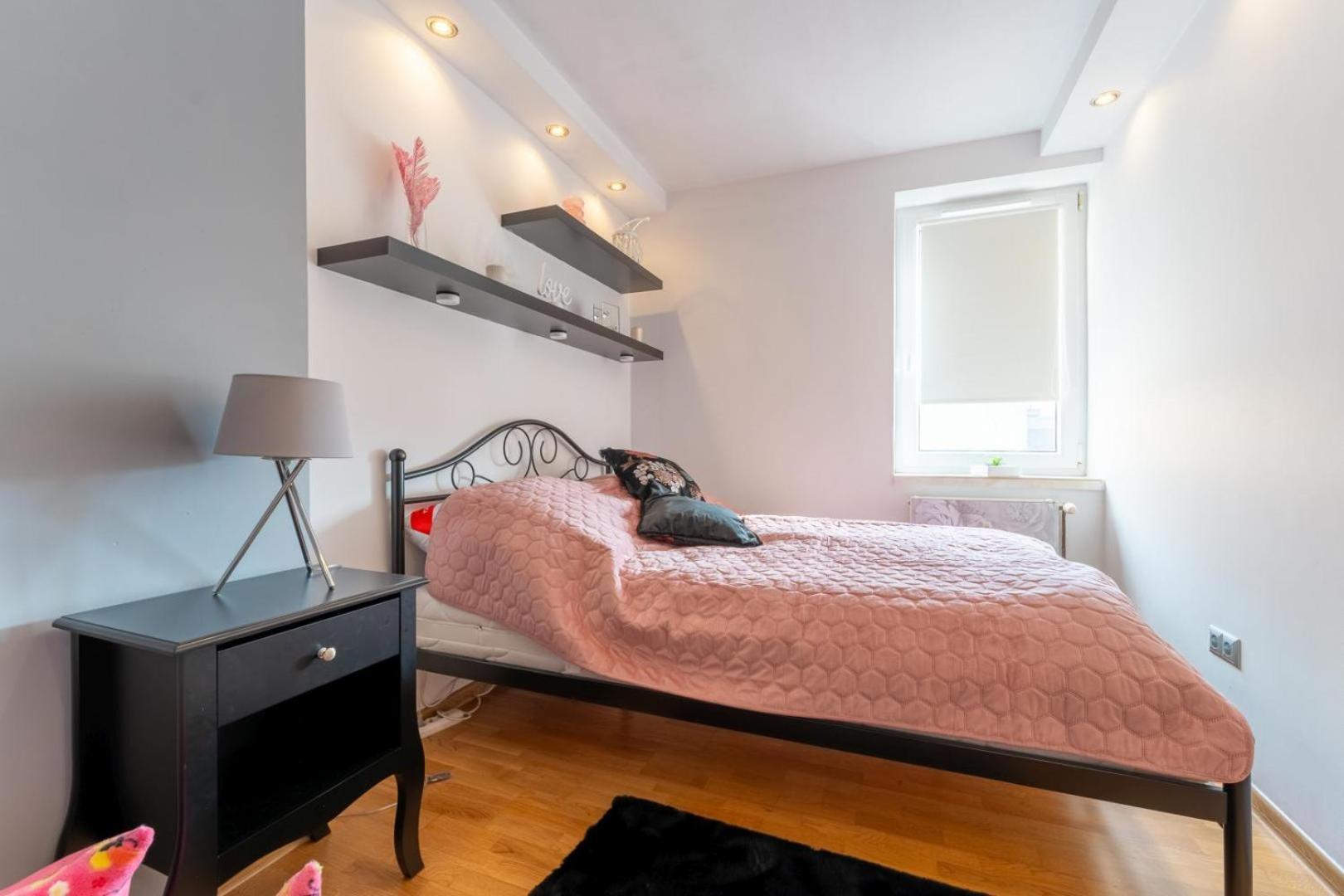 Apartament Ratuszlove - 2 Osobne Sypialnie, Z Widokiem Na Ratusz - By Spaceapart Jelenia Góra Kültér fotó