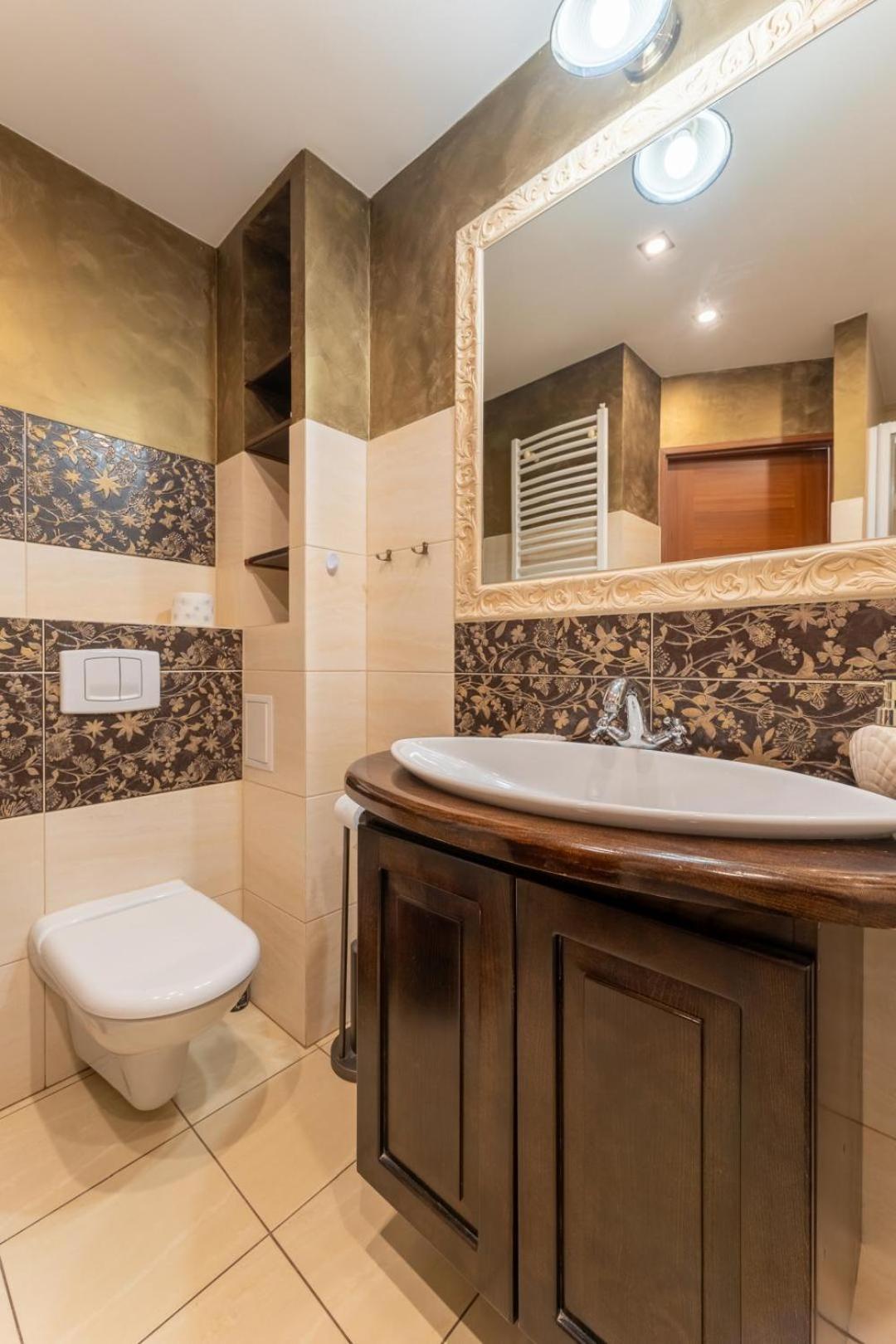 Apartament Ratuszlove - 2 Osobne Sypialnie, Z Widokiem Na Ratusz - By Spaceapart Jelenia Góra Kültér fotó