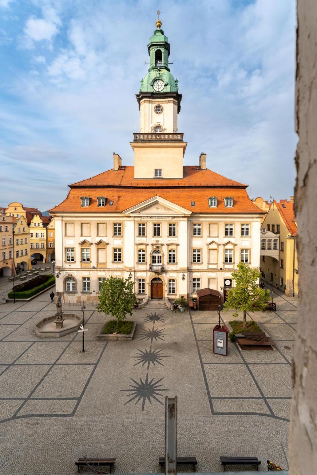 Apartament Ratuszlove - 2 Osobne Sypialnie, Z Widokiem Na Ratusz - By Spaceapart Jelenia Góra Kültér fotó